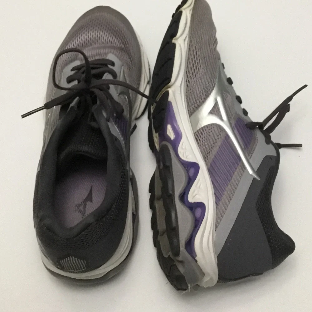 MIZUNO wave inspired 16 running sneakers